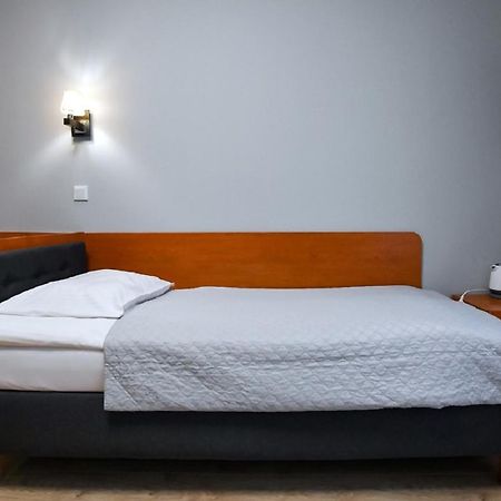 Fotex Bed and Breakfast Ząbki Exteriör bild