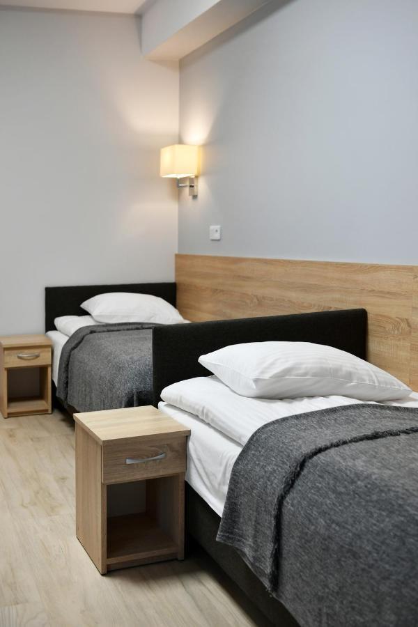 Fotex Bed and Breakfast Ząbki Exteriör bild
