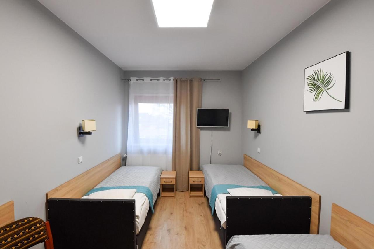 Fotex Bed and Breakfast Ząbki Exteriör bild