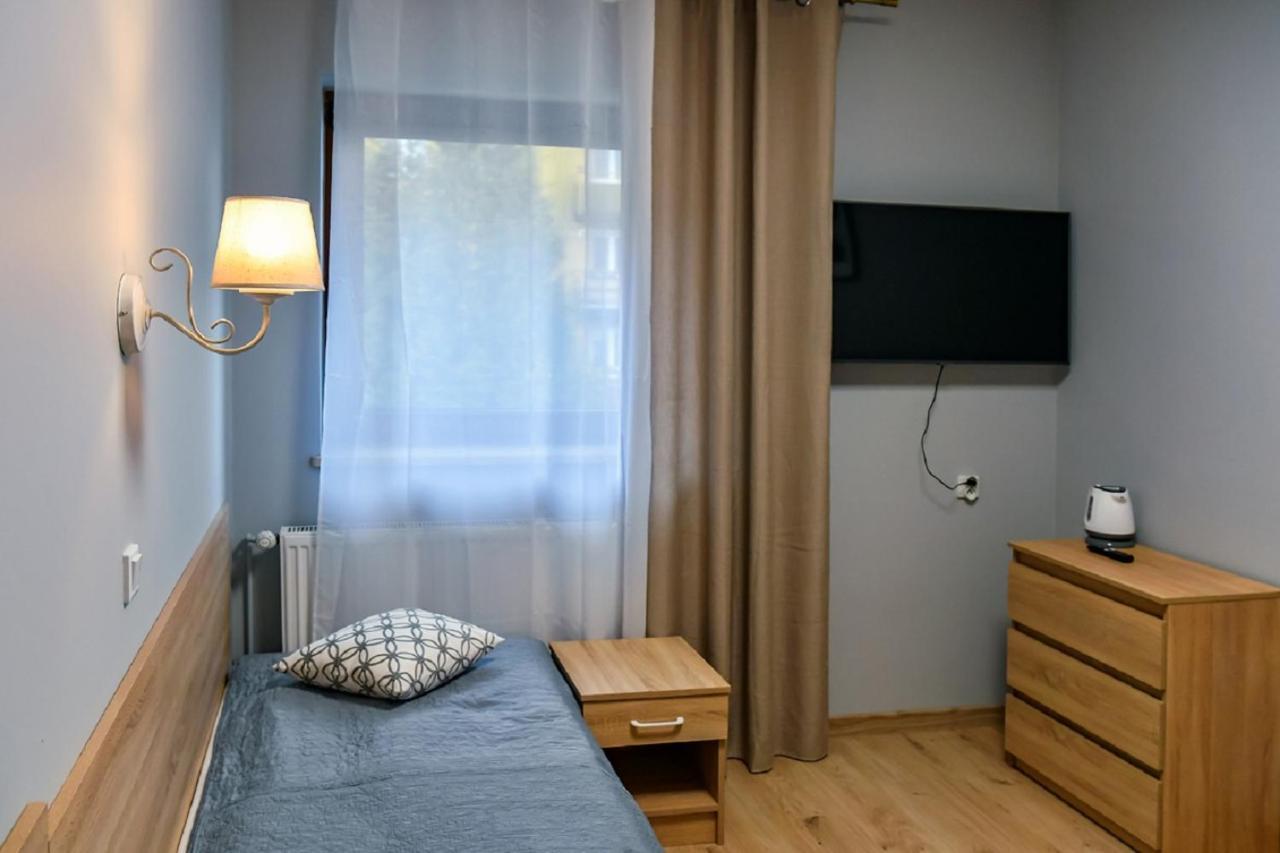 Fotex Bed and Breakfast Ząbki Exteriör bild